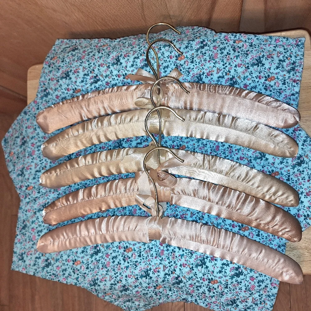 Vintage, Padded Satin Metal Clothes Hangers with Bows (5)